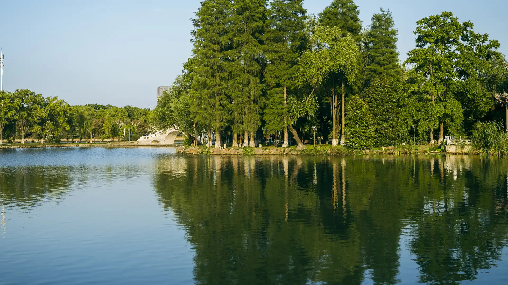 Hotels near Linghu Scenic Area