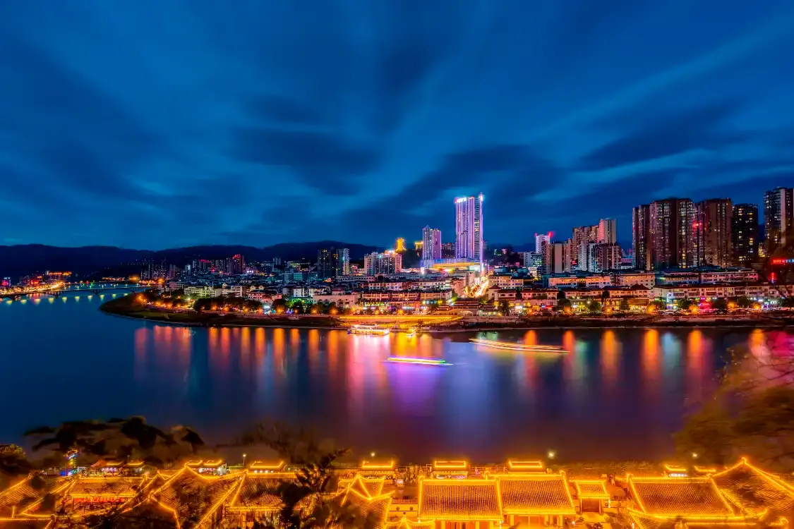 Hotels near Jialing River
