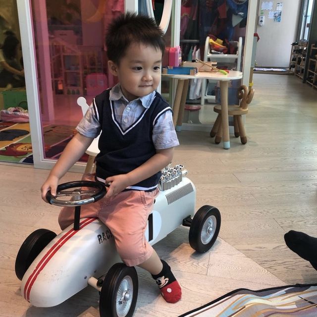  [ 紙飛機親子餐廳 ] | 自然的木系風遊戲室 香港親子好去處