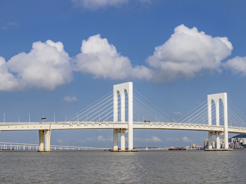 Amizade Bridge (Bridge of Friendship)