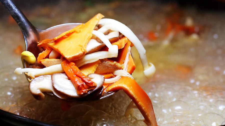 豪哥野生菌牦牛肉土鸡汤锅火锅(康定老城店)