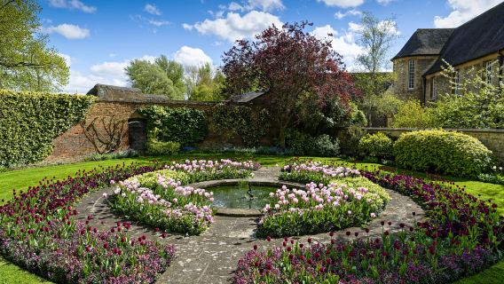 ビスター・ビレッジ、オックスフォード大学、ロンドン日帰りツアー【中国語・英語ドライバー・ガイド付きチャーターチャーター車】