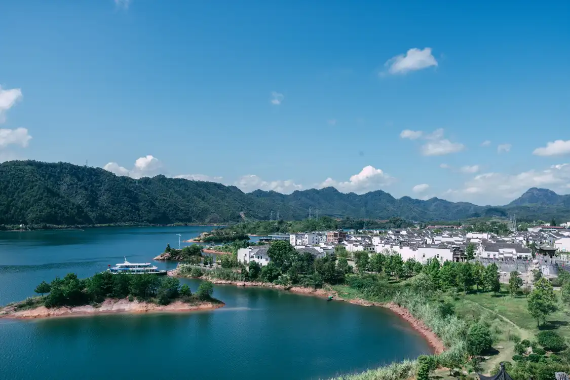 Hotels near Cycle around Qiandao Lake with Le You Cycling