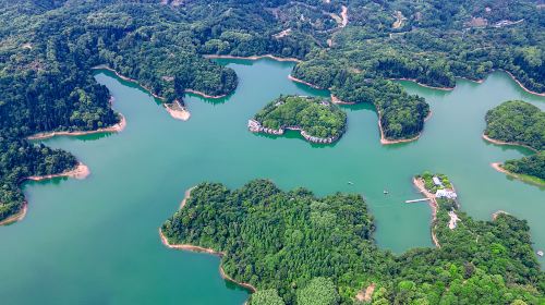 White Pagoda Lake