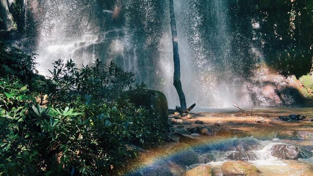 Hongsha River Waterfall