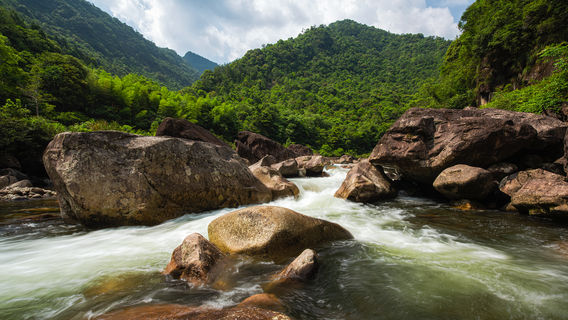 Qinglong (Green Dragon) Waterfall