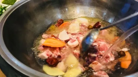 313铁锅炖羊·烤羊排羊腿全羊 in Antu