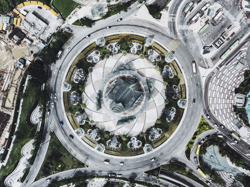 Ferreira do Amaral Plaza