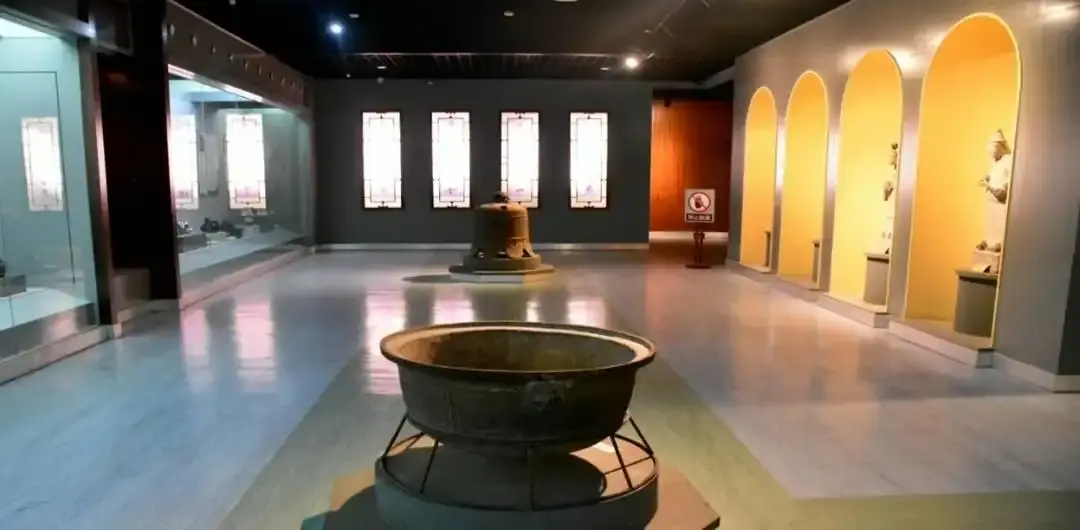Hotels near Chengcheng Museum