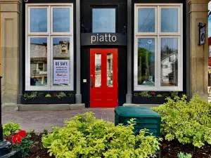 Piatto Pizzeria + Enoteca