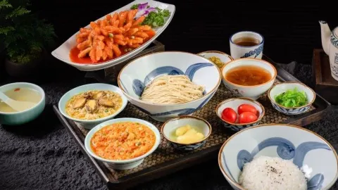Jichangxing · Century-Old Crab Roe Noodles · Bund Historical Buildings (No.27 The Bund Branch) in Shanghai