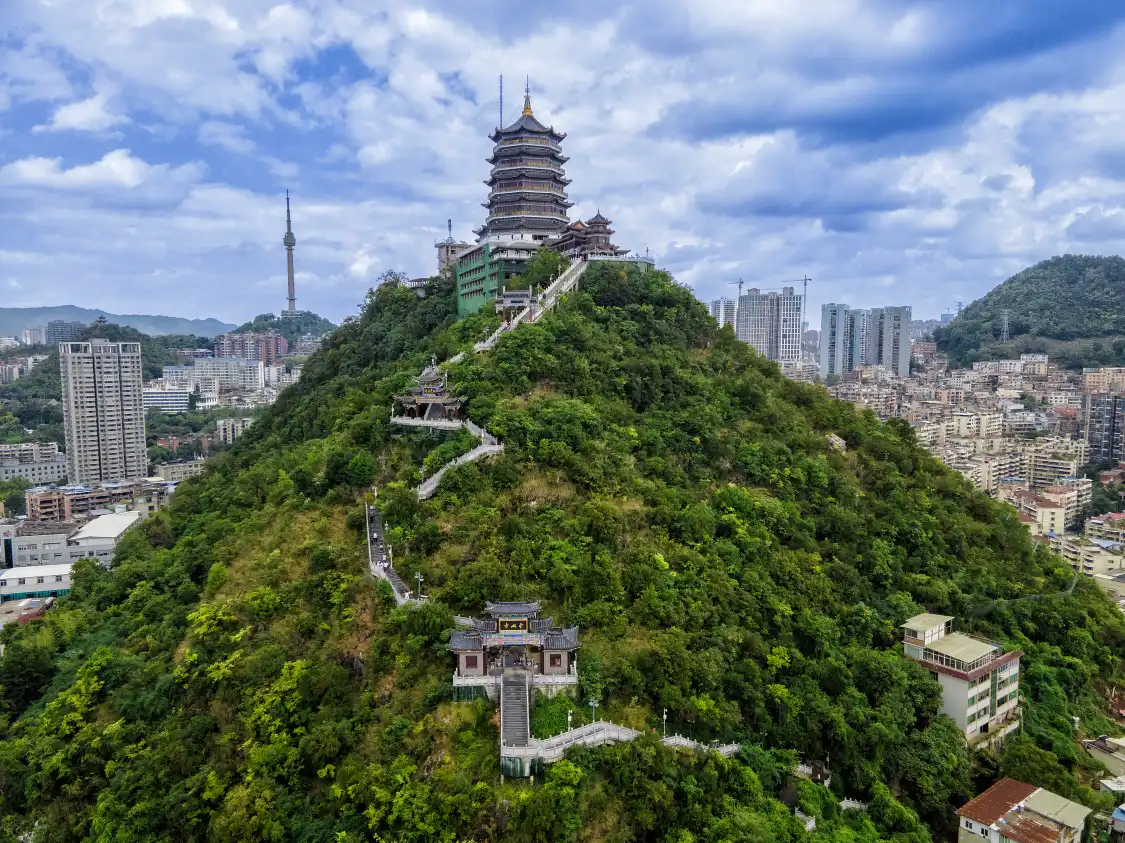 동산사 유적 주변 호텔