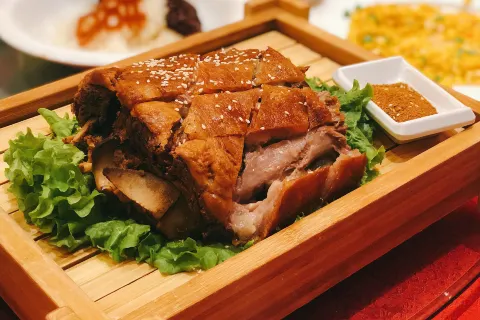 Yong he hong qi mei shi cheng