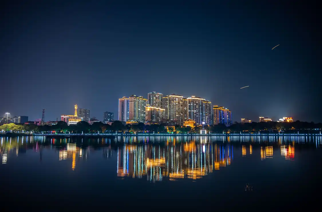 Hotels near South Lake