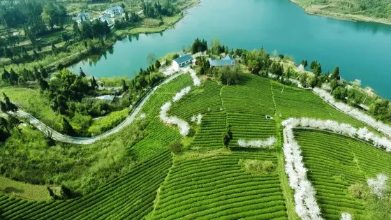 飛龍湖浪水灣景區