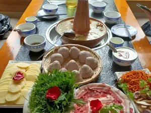 Shejianshangdexiaochushibianmin Restaurant (huangguan)