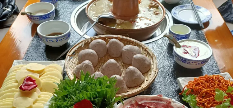 Shejianshangdexiaochushibianmin Restaurant (huangguan)