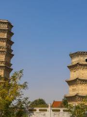 Twin Towers, Shousheng Temple