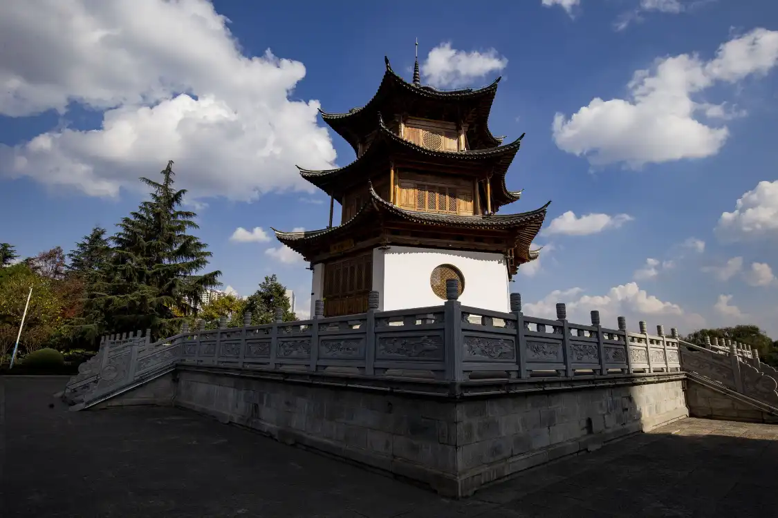 Hotels near Donghu Park
