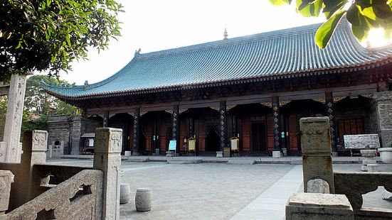 清真北大寺（滄州清真北大寺），位於河北省滄州市區解放中路回民