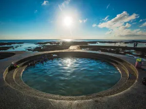 Green Island Zhaori Hot Spring