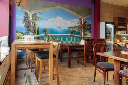 Elsa's Restaurant & Bar