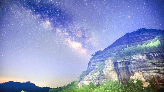 Guangxi Mount Yenxia Scenic Area