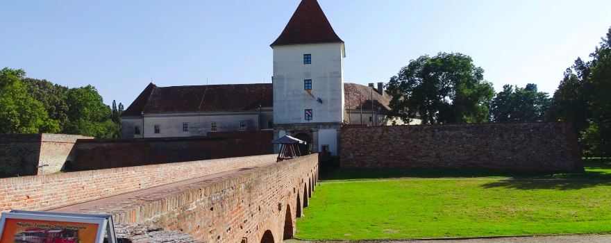 Sarvar Nadasdy Castle
