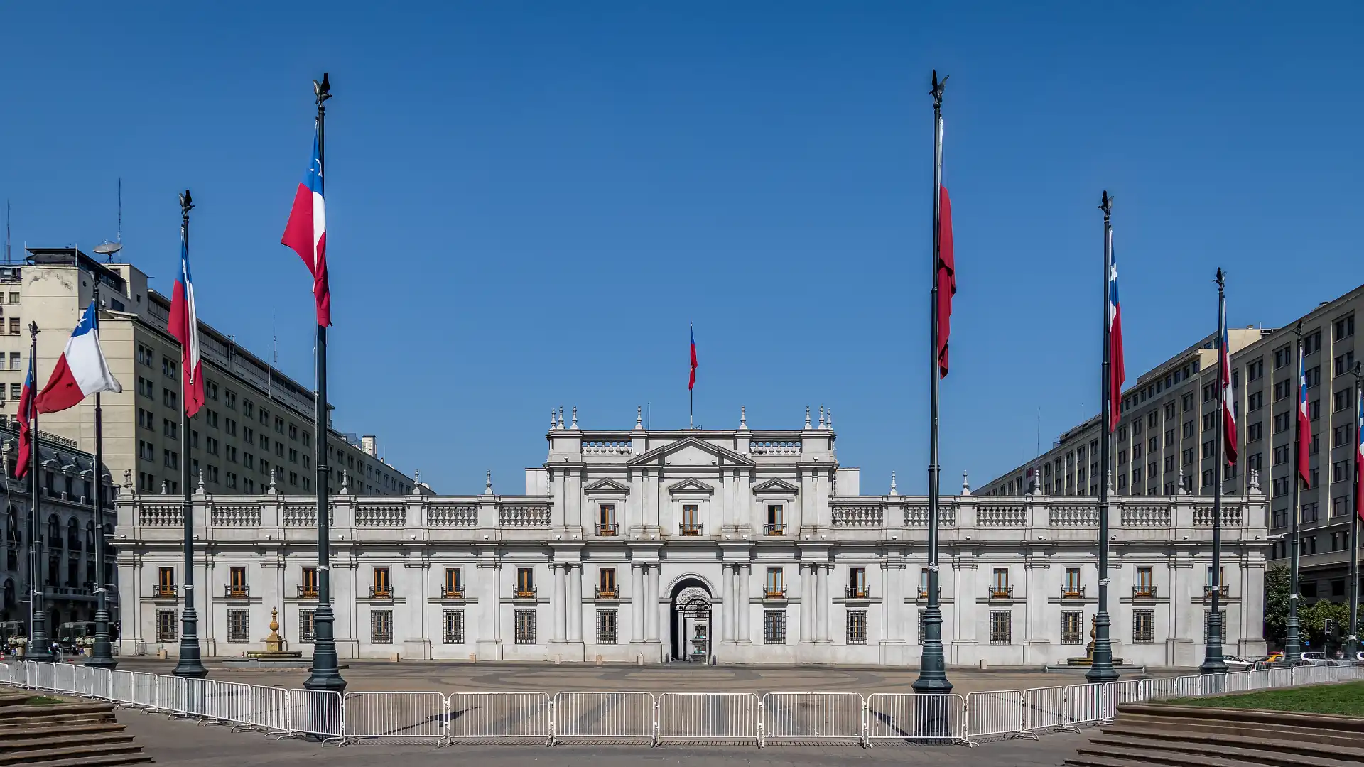 Hotels near La Moneda Palace