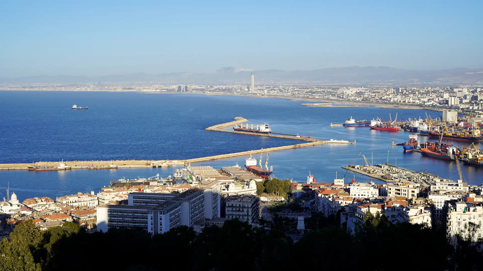 Hotels near Port of Algiers