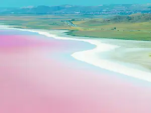 Tuz Lake