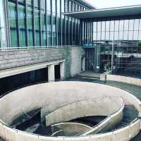 兵庫県立美術館(神戸)