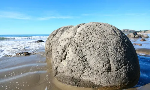 Moeraki Boulders Beach