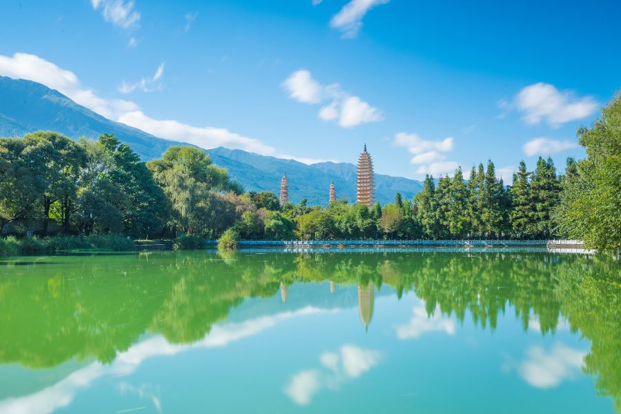 三塔倒影公園