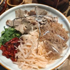 帅巴人舅母子腊蹄民俗村 User Photo