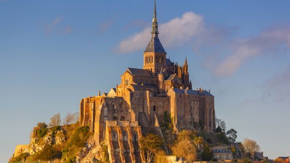 巴黎聖米歇爾山+修道院一日遊|中文包車·12H來回·奇幻海島