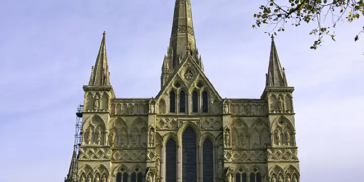 ソールズベリー観光ガイド2026年：人気スポット、グルメ、ホテル、天気