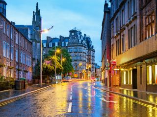 Hotels near Slessor Gardens Dundee