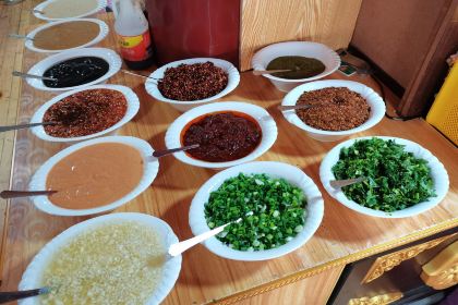 金记土牦牛火锅