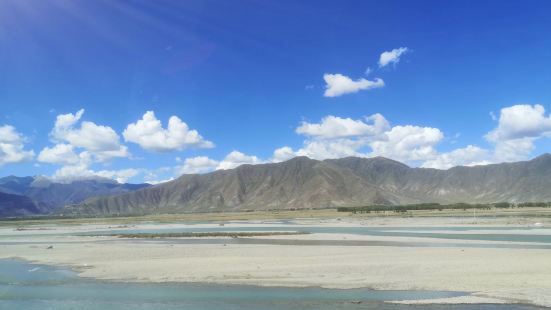 林芝地区是西藏之旅最喜欢的地方，有着诸多令人难忘的景观。最爱