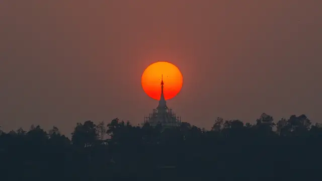 Sunsets in Mangshi