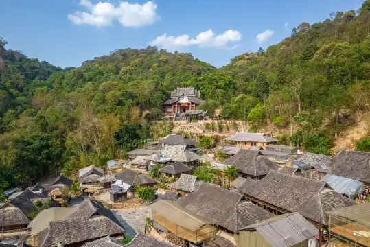 Hotels near Mangjing Village