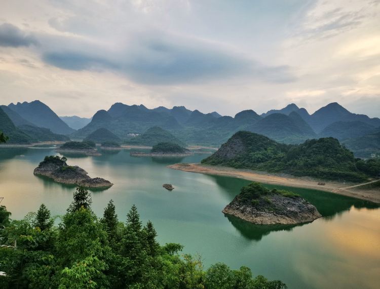 Peach Blossom Lake