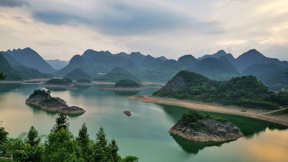 Peach Blossom Lake