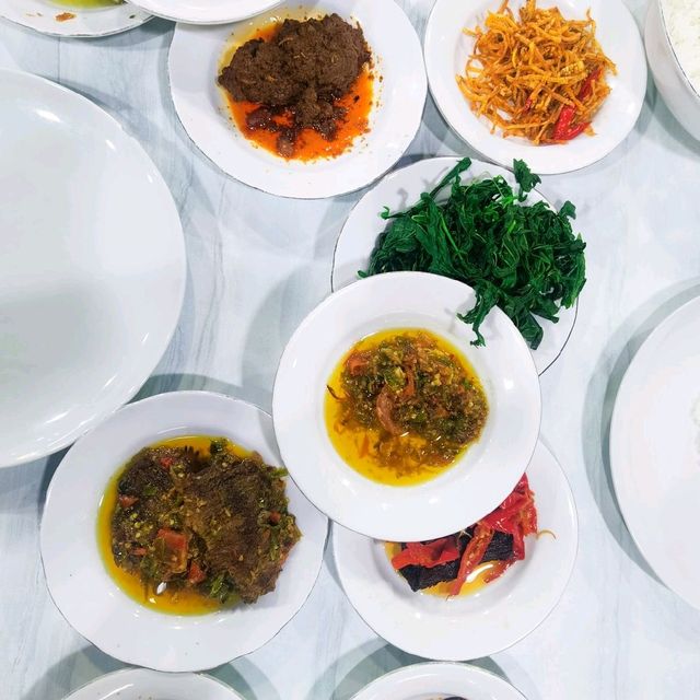 3 must-try places to eat in Padang 