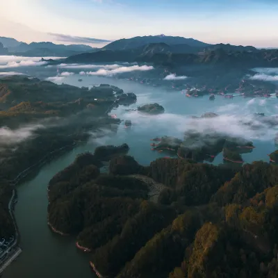 Отели рядом с достопримечательностью «»