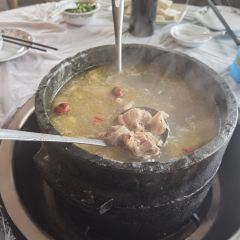 鲁朗石锅城·松茸天麻石锅鸡 User Photo