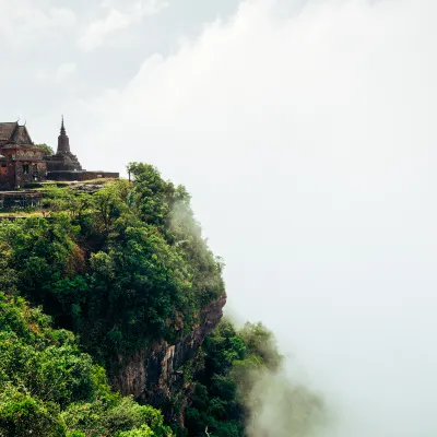 Отели рядом с достопримечательностью «Кампот Пагода»