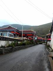 蝦拉沱村