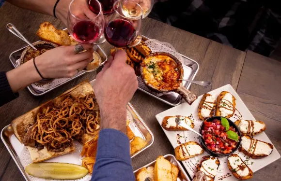 Uncle Tanks Kitchen and Bar